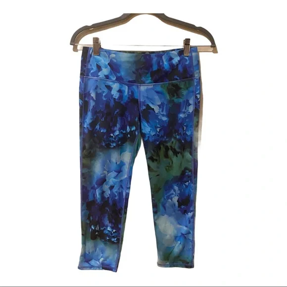 Athleta Chaturanga Multi Floral Capri Leggings (S) - Picture 10 of 10